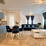 Apartamen Cu La Mare Prima Linie Năvodari