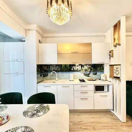 Apartamen Cu La Mare Prima Linie דירה *